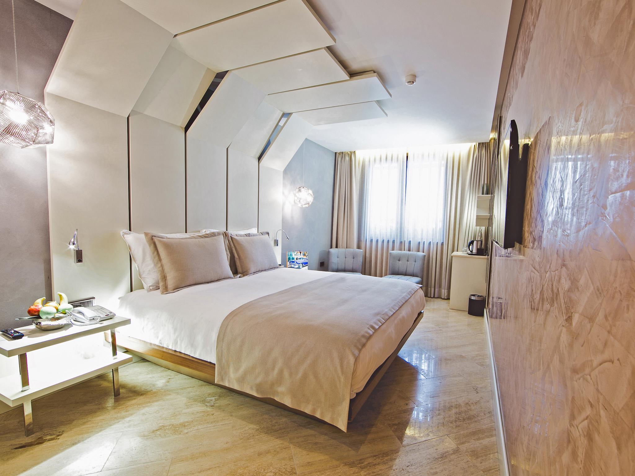 Maroon Hotel Pera Стамбул Экстерьер фото